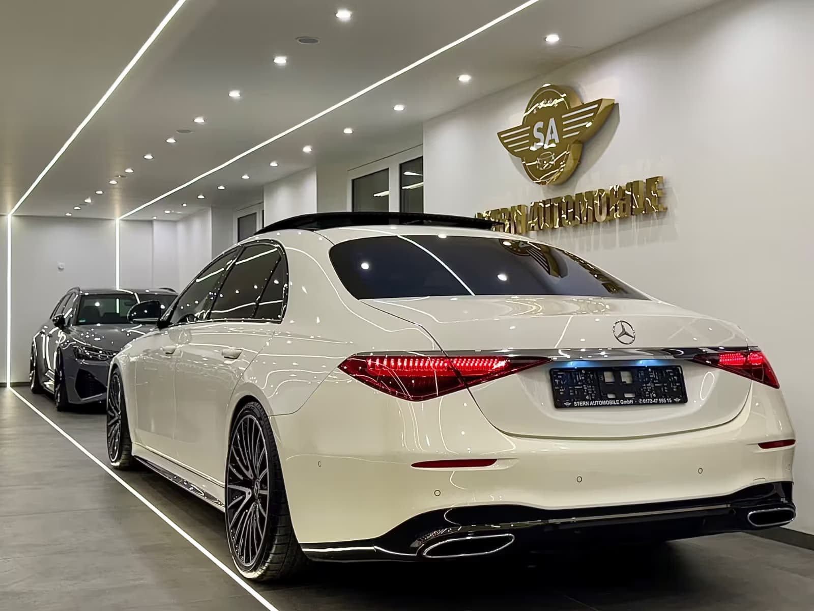 Premium Fahrzeuge - Unsere Premium-Fahrzeuge bieten erstklassige Qualität und Leistung